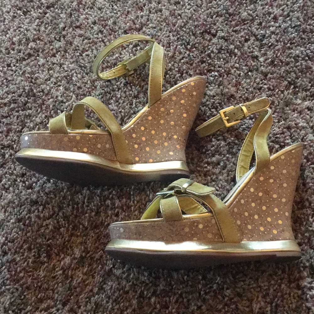 Two Lips wedges